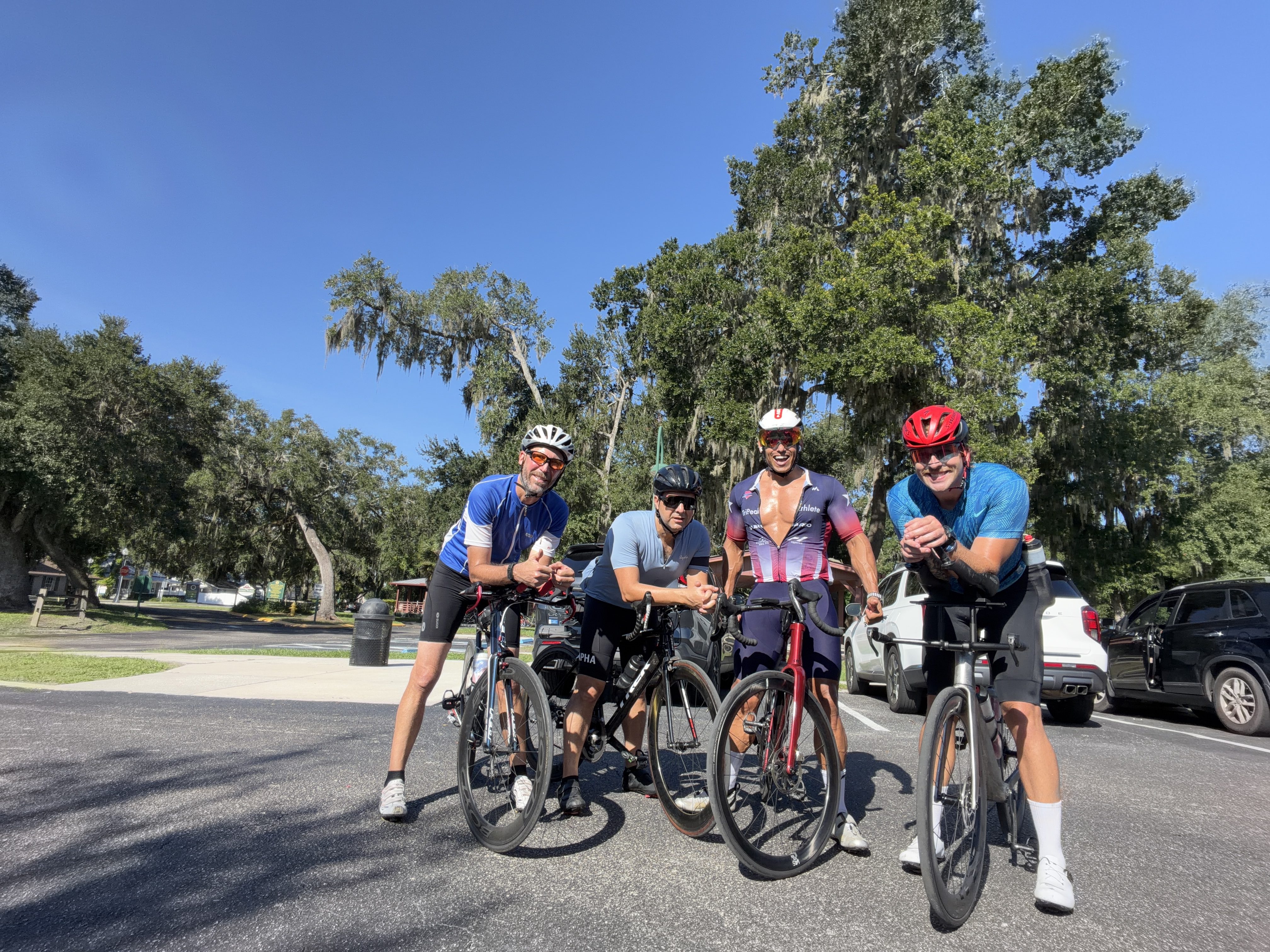 CFL Tri Club cyclists
